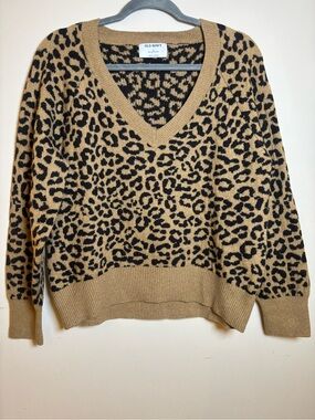 Old Navy Leopard-Print V-Neck Sweater in Tan and Black